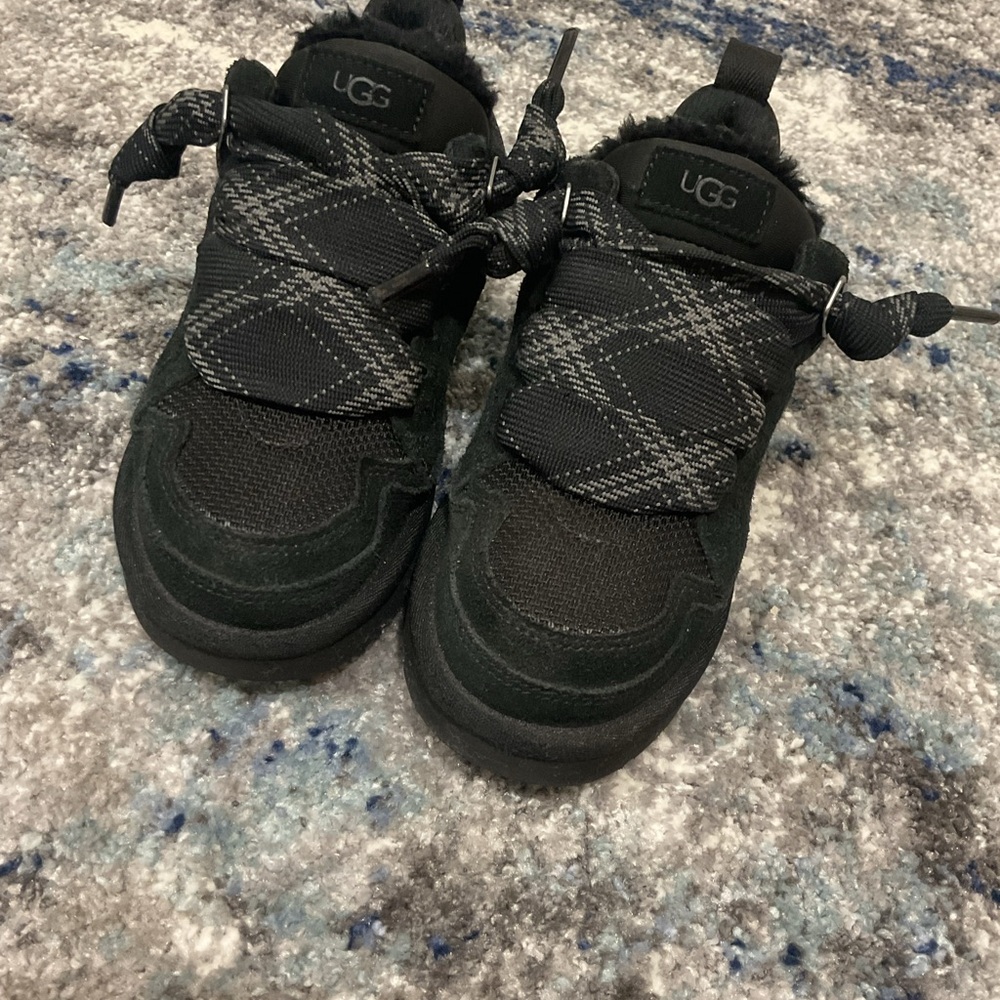 UGG Lowmel Sneakers big kids